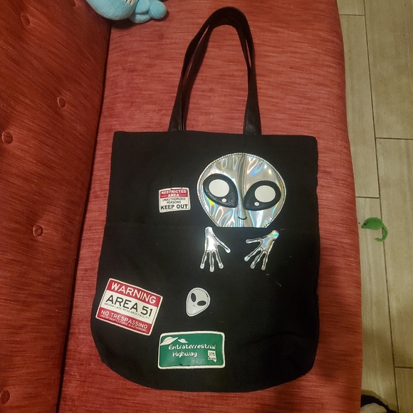 Alien Area 51 Sleepyville Critters Bag - Picture 4 of 10